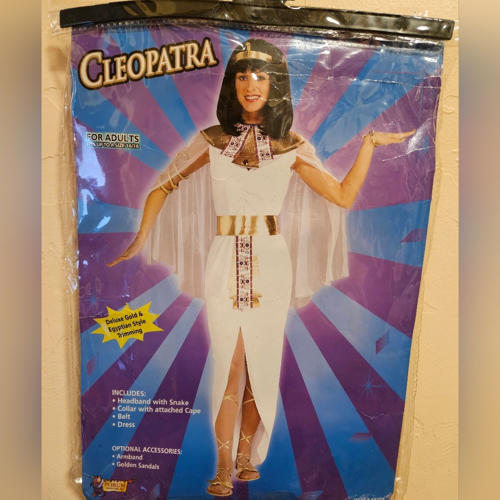 Cleopatra Halloween Costume Adult up to size 14/16 with additional accessories